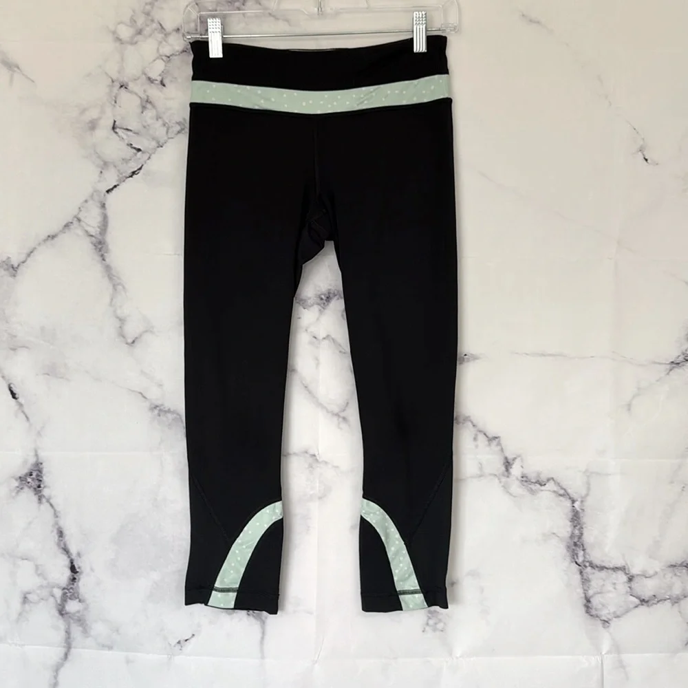 LULULEMON Run Inspire Crop II Black Mint Moment Polka Dot Size 4